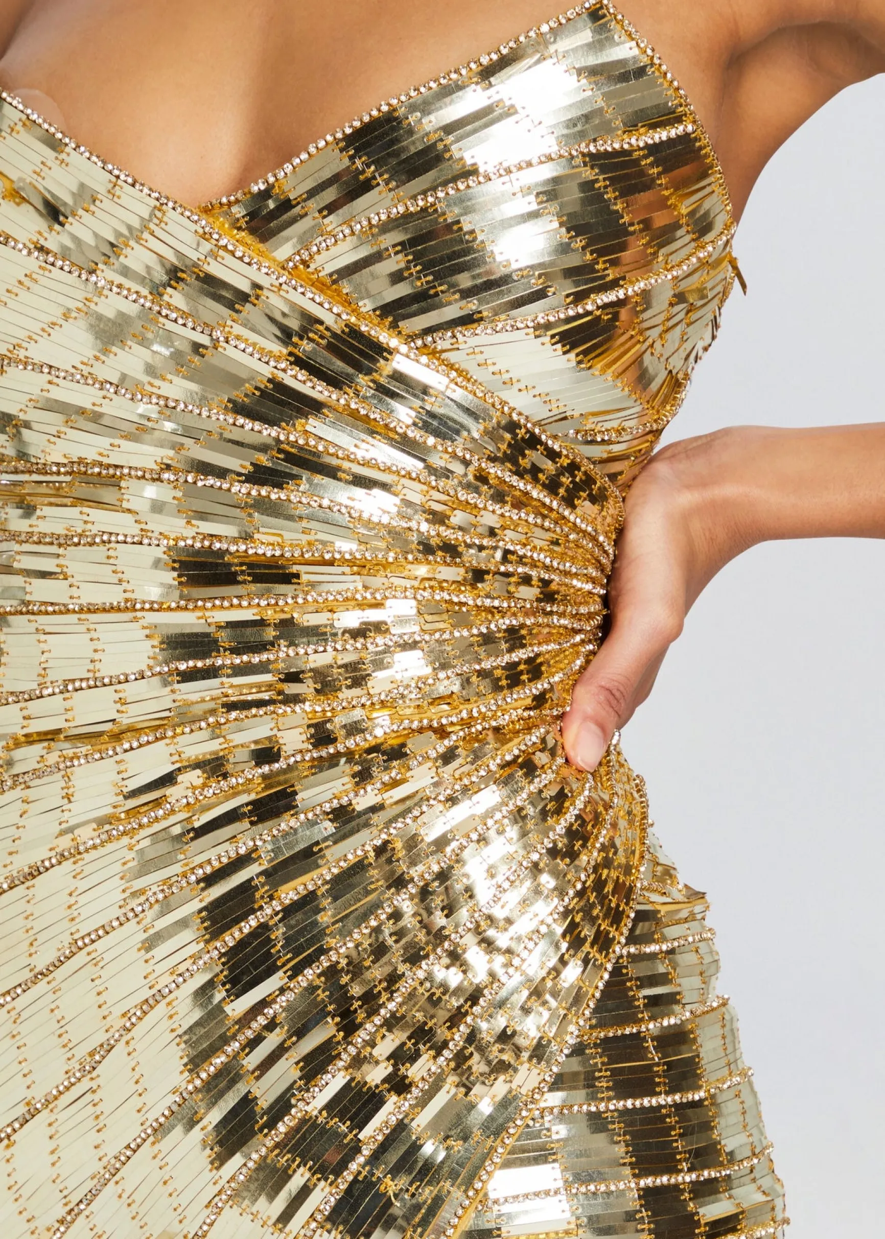 aura_embellished_dress_1.webp RETROFÊTE*Retrofete Aura Embellished Dress Gold