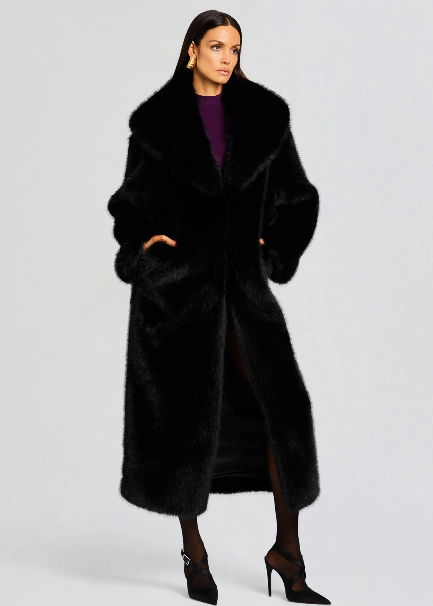 averie_faux_fur_coat_4-9.webp RETROFÊTE*Retrofete Averie Faux Fur Coat Black